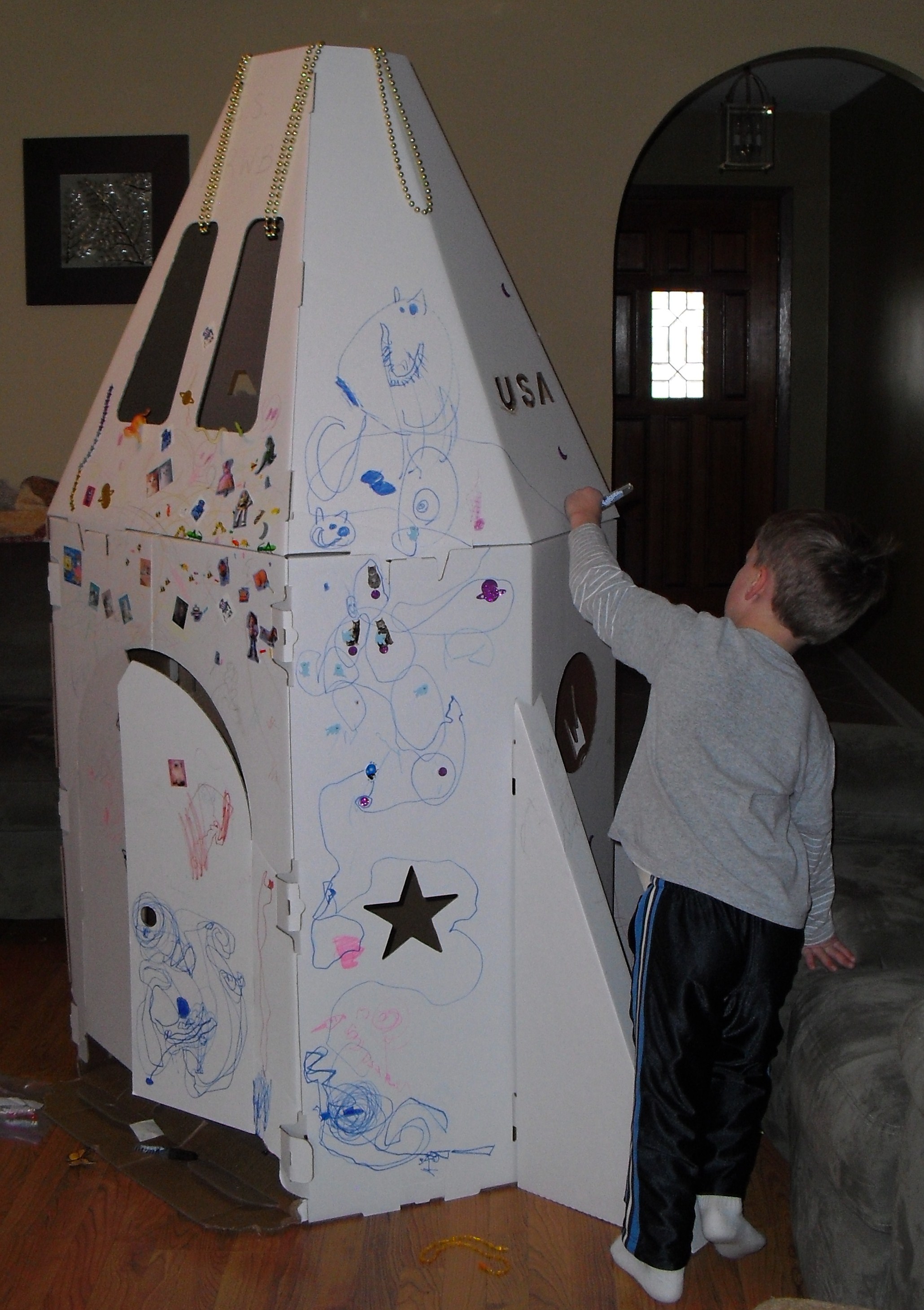 Review and Giveaway:  KidsCraft Playhouses Shuttle Imagination CLOSED